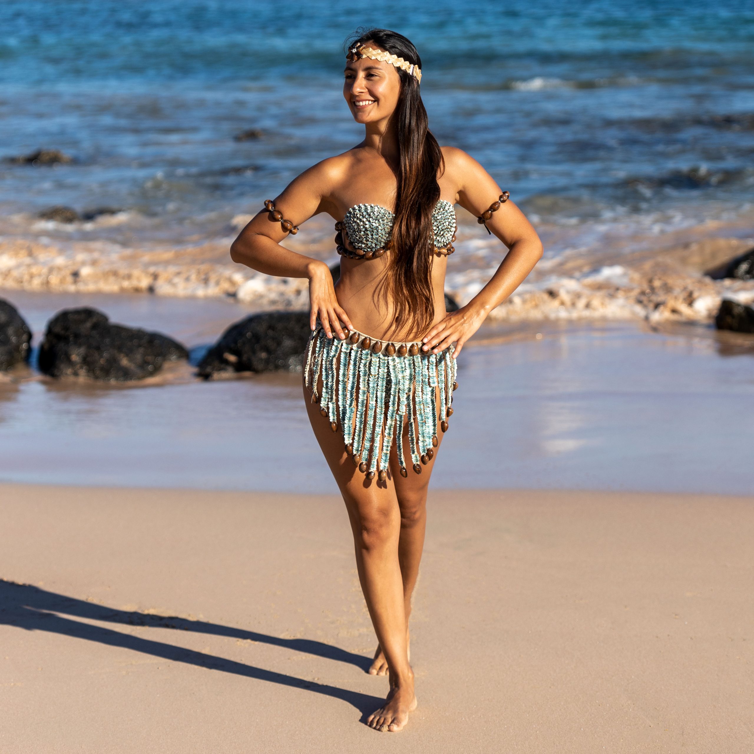 Más información sobre el artículo UN TRAJE TRADICIONAL HECHO CON PRODUCTOS DEL MAR