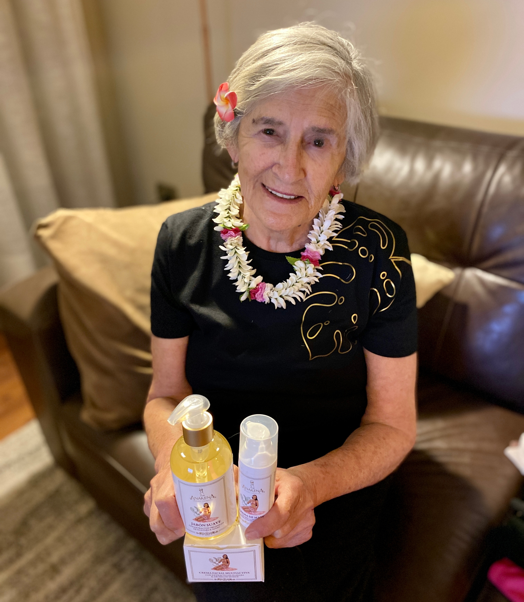 Isa con cosméticos Anakena