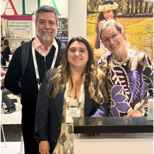 Anakena en Cosmoprof North America Miami 2025: Nuestra Experiencia en una de las Ferias de Belleza Más Importantes del Mundo - Carlos Arancibia - Jacinta Schwartz